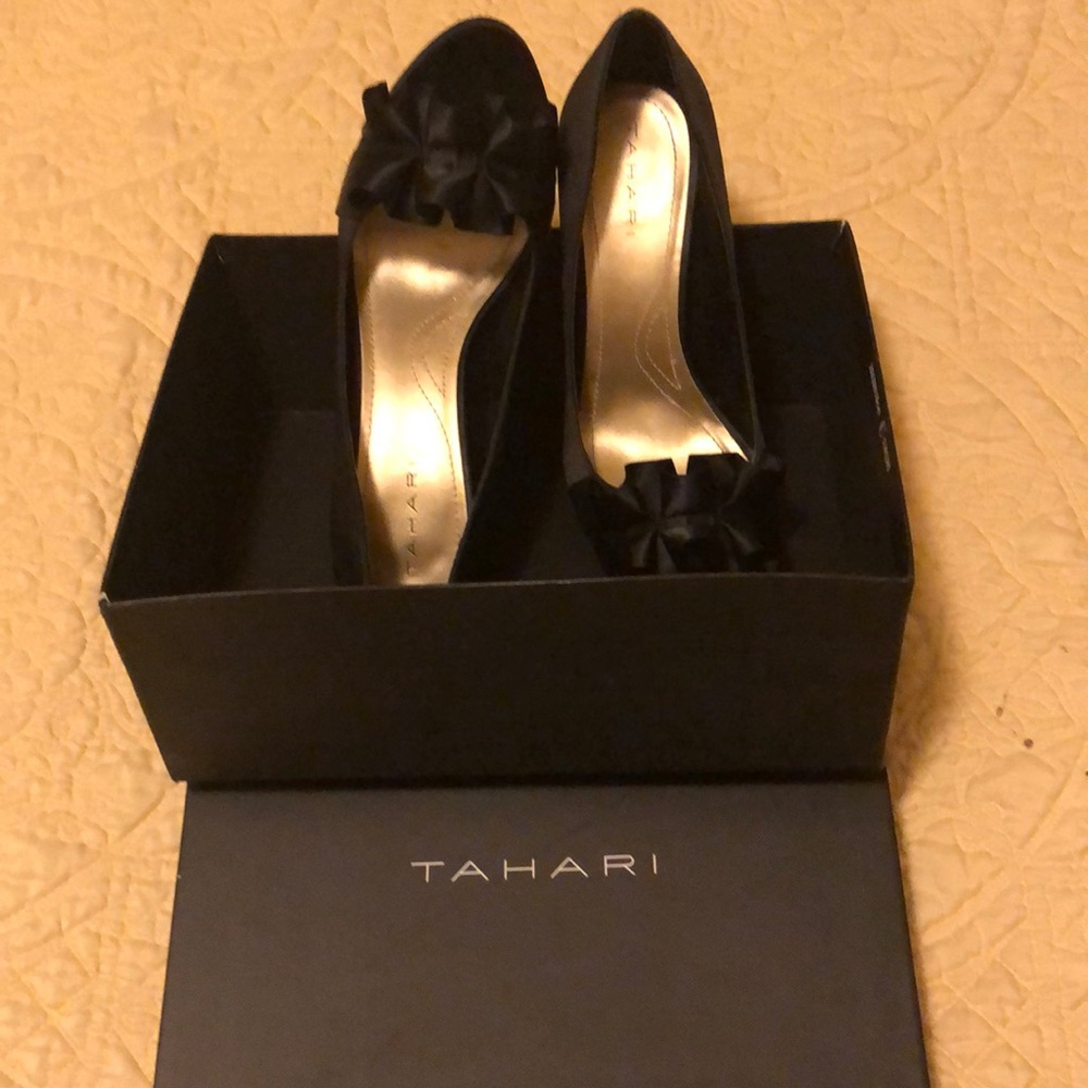 Satin black heel